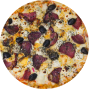 Especiais: Serrana - Pizza Grande (Ingredientes: Azeitonas Pretas, Copa Suína, Cream Cheese, Gouda, Molho de tomate, Mussarela, Orégano, Queijo Colonial)