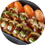 Combinados: Arte Combinado - Combo (Ingredientes: 23 peças - 5 Niguiri, 5 Uramaki Grelhado, 6 Uramaki especial e 7 Hot Roll, Cebolinha, Cream Cheese, Gergelim)