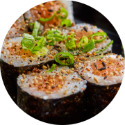 Porção: Hossomaki de salmão 10 Unidades - Porções (Ingredientes: Cebolinha, Gergelim)