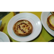Doce: Esfiha de beijinho - mussarela, leite condensado, côco