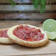 Salgadas Tradicionais: Esfiha Calabresa - Esfiha (Ingredientes: Recheio de Calabresa)