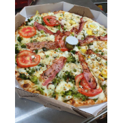 BRÓCOLIS: 39 - Brócolis Especial - Pizza Grande (Ingredientes: Azeitonas, Bacon, Brócolis, Catupiry, Cebola, Ervilha, Molho, Mussarela, Orégano, Tomate)