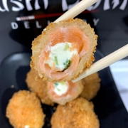 Hot Roll: 05 - Sake Roll - 05 und - Cream Cheese Envolto por Salmão, Cebolinha (Empanado e Frito)