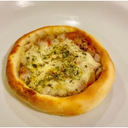 Esfihas Salgadas: Esfiha de Carne Com Queijo - Carne Moída, Cebola, Tomate, Mussarela, Orégano e Tempero Secreto