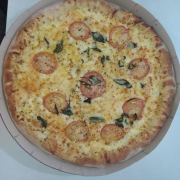 Salgadas: 47-Marguerita - Pizza Grande (Ingredientes: Manjericão, Molho de Tomate em Baixo, Mussarela, Oregano, Parmesão, Rodelas de Tomate)