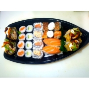 Combinados: Combinado 20 Peças (Não fazemos alteraçoes) - 4 hot roll 3 hossomaki pepino 3 hossomaki salmão 2 uramaki filadelfia 2 uaramki grelhado 2 niguiri skin 2 niguri de salmão