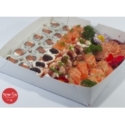 Combinados: 09-Combinado exclusivo ( 44 uni ) - 8- sashimi fresco 4-joe salmão fresco 4-joe geleia 6-joesalmão maçaricado ebi camarão 8- niguirisalmão fresco 12 uramaki salmão fresco