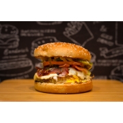 Burger: Ômega Burger - Burger (Ingredientes: PÃO C/ GERGILIM, HAMBÚRGUER BOVINO 120g, QUEIJO MUSSARELA, OVO, BACON, ALFACE, TOMATE, MOLHO AMERICANO)