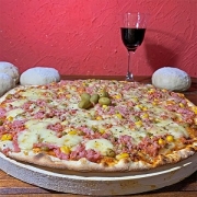 salgadas: 36 - Portuguesa - Pizza Massa Fina (Ingredientes: Ervilha, Milho, Mussarela, Presunto)