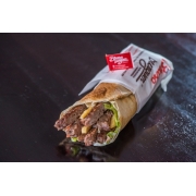 Shawarmas: Shawarma de Cordeiro - Shawarmas (Ingredientes: Alface, Carne de cordeiro, Cebola grelhada, Creme de alho, Pão árabe, Picles, Tomate)