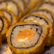Combinados: Combinado Salmão Hot - 36 peças: 12 Hot Fila // 12 Hot Fila Especial // 12 Makis especiais - Kube Fuji