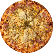 Especiale: 13- Portuguesa - Pizza Grande (Ingredientes: Azeitona, Ervilha, Milho Verde, Molho de Tomate, Mussarela, Orégano, Ovos, Presunto, Rodelas de Cebola Frescas)