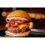 Double - 2 burgers de 150g cada, queijo cheddar, tiras de bacon