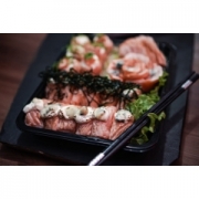 Combos Especiais: Combo Low carb - 32 Peças - Combo (Ingredientes: 04 Niguiri salmão, 4 Gunkan phila s/ arroz, 4 Gunkan s/ arroz c/ alho poró, 4 Sashimi c/ gorgonzola, 8 Hossomaki sem arroz, 8 Uramaki s/ arroz)