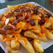 Batata Frita: batata GRANDE COM CHEDAR E BACON - BATATA GRANDE COM CHEDAR E BACON