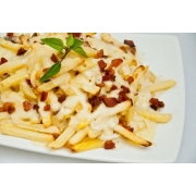 Petisco: Batata Frita do Rei com Catupiry e Bacon (300 g). - Acompanhamento: molho especial.