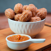 Mini Churros: 50 Mini Churros - Recheado com Doce de Leite