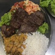 Churrascos: 013-Carneiro 300g - Churrasco (Ingredientes: Arroz, Feijão, Salada de Maionese, Vinagrete)