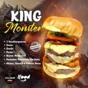 Hambúrguers: King Monster - Hambúrguer (Ingredientes: 3 Hambúgueres Angus 180gr, Anéis de Cebola Empanado, Bacon Artesanal, Pão de Brioche, Picles, Queijo Prato Polenghi)