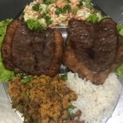 Churrascos: 014-Picanha 300g - Churrasco (Ingredientes: Arroz, Feijão, Salada de Maionese, Vinagrete)