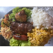 Churrascos: 004-Misto P/1(1sobre Coxa,1file especial,1toscana) - Churrasco (Ingredientes: Arroz, Feijão, Salada de Maionese, Vinagrete)