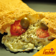 Pastéis: Pizza - Presunto, Mussarela, Tomate Picado e Orégano.
