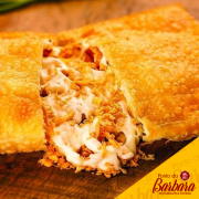 Pastéis: Frango com Provolone - Frango e Provolone.