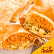 Pastéis: Frango com Palmito - Frango e Palmito.