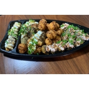 Grelhados: Hotzilla - 2 Temakis Hot Cortados ao meio + 20 Hot Roll + 10 Salmão Balls Serve Media de 4 Pessoas Depende Da fome rsrsrsrsrs
