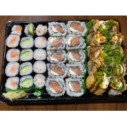 Promoções Sexta Feira: 35 Peças - 10 Uramaki filadelfia 10 hot roll 5 hossomaki pepeino5 hossomaki salmão 5 hossomaki kani