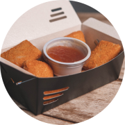 Entrada: Almofadas de queijo Gouda - 08 unidades (aprox160g) de almofadas de Queijo Gouda empanadas, acompanhadas da nossa geléia de abacaxi com pimenta.
