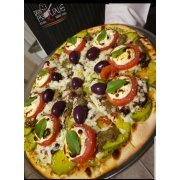 Sugestão da Casa: 57 - Basilica - Pizza Grande (Ingredientes: Abobrinha, Berinjela, Gergelim, Molho de Tomate, Mussarela de Búfala, Tomate em Rodelas)