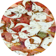 Tradicionais: Candanga - Pizza Grande (Ingredientes: Azeitona, Calabresa, Cebola, Mussarela, Orégano, Palmito, Presunto, Tomate)