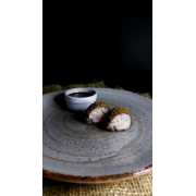 Makimono: Ebihot (10 UNIDADES) - Arroz, cream cheese e camarão enrolado em alga marinha empanado na panko