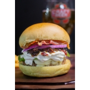 Hambúrguers: King Storm - Hambúrguer (Ingredientes: Bacon Artesanal, Cebola Roxa, Cream Cheese temperado, Geléia de Bacon, Hambúrguer Angus 180gr defumado, Pão de Brioche, Queijo Meia Cura, Rúcula)