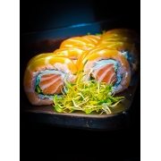 Uramaki: Uramaki salmão especial 8Pçs - Enrolado de Alga, Arroz, Salmão, Cheese, Cebolinha e mais salmao.