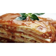 Lasanhas: Ao Sugo - Lasanha (Ingredientes: Molho, Molho de Tomate, Mussarela, Orégano, Presunto)
