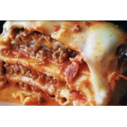 Lasanhas: Bolonhesa - Lasanha (Ingredientes: Molho, Mussarela, Orégano, Presunto)
