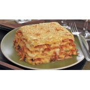 Lasanhas: Caipira - Lasanha (Ingredientes: Bacon, Catupiry, Frango, Milho, Molho, Mussarela, Orégano, Presunto)