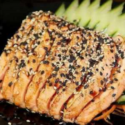 Sashimi (05 Unidades): Sashimi Branco Selado (05 Unidades) - Com Gergelim Torrado