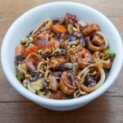 Yakisoba: Yakisoba Frutos do Mar - Yakisoba | Meia (Ingredientes: Contendo Polvo, Salmão, Atum, Cavala, Camarão e Lula)