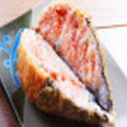 Temaki: Temaki Hot Philadelphia - Temaki Recheado Com Salmão, Cream Cheese e Cebolinha Empanado na Farinha Japonesa (Panko)