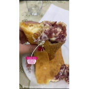 Pastéis Refinados: Pastel Carne Seca - Pasteis (Ingredientes: Carne seca desfiada temperada, Mussarela)