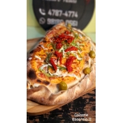 Salgadas: 330 - Escarola II - Calzone Grande (Ingredientes: Escarola refogada, Cebola, Alho frito, Tomate Seco, Mussarela)