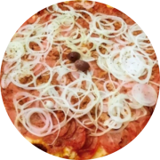 Premium: Calabacon - Pizza Grande 35cm (Ingredientes: Azeitona, Bacon, Calabresa, Cebola, Molho de tomate caseiro, Mussarela, Orégano)