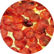 Premium: Pepperoni - Pizza Grande 35cm (Ingredientes: Azeitona Preta, Molho de tomate caseiro, Mussarela, Orégano, Pepperoni)