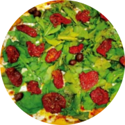 Premium: Rucula com tomate seco - Pizza Grande 35cm (Ingredientes: Azeitona, Molho de tomate caseiro, Mussarela, Orégano, Rucula, Tomate Seco)
