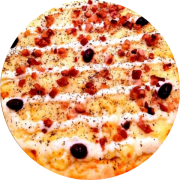 Premium: Purê de Batata - Pizza Grande 35cm (Ingredientes: Azeitona Preta, Bacon, Catupiry, Molho de tomate caseiro, Mussarela, Orégano, purê de batata)