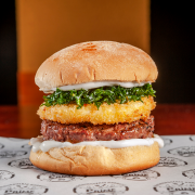 Hambúrguer: Prime Fried Catupiry (acompanha fritas) - Hambúrguer (Ingredientes: catupiry frito, Crispe de Couve, hambúrguer bovino)