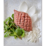 Especialidades: Kibe Cru 100gr - Especialidade (Ingredientes: Acompanha Pão Sirio, Carne Moída de Primeira, Cebola, Especiarias Árabes, Hortelã, Trigo de Kibe)